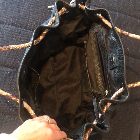 Michael Kors black handbag with snakeskin print handles - Picture 4 of 11